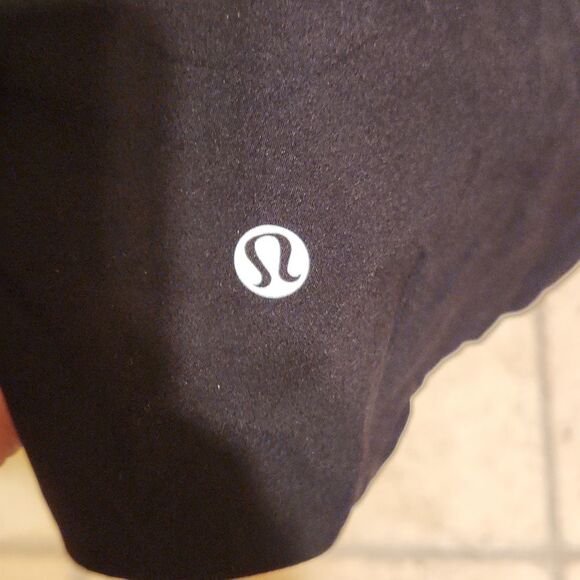 Lululemon Women's "fast & Free" Black Windbreaker Jacket Size 4 - Picture 10 of 10
